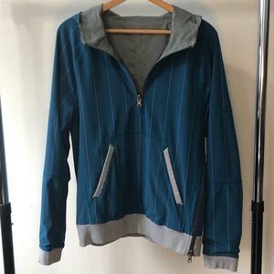 Lululemon. Reversible hooded wind breaker. Small. Teal/Gray